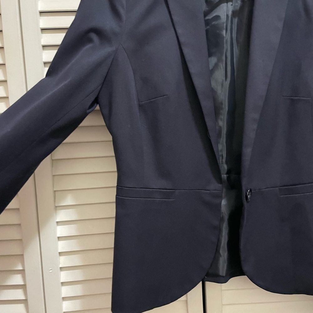Montego suit. EU 36.